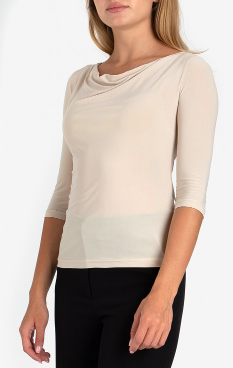 Стилна блуза с драпирано деколте в бежов цвят