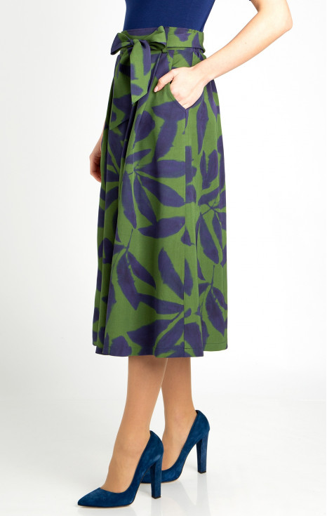 Елегантна дълга пола с флорален десен в синьо и зелено, от луксозна вискоза