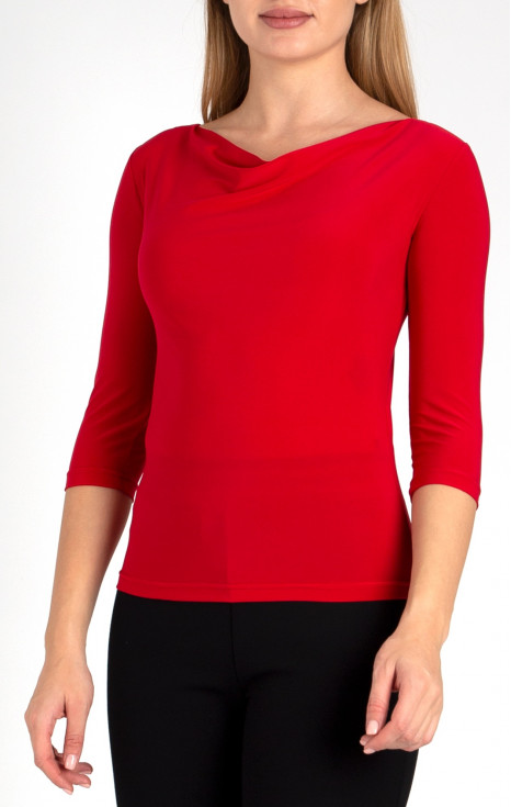 Стилна блуза с драпирано деколте в предизвикателно червено