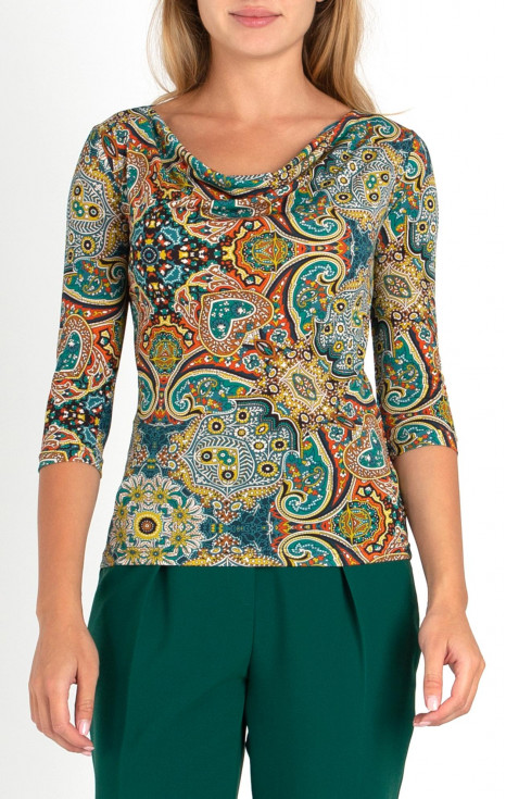 Атрактивна блуза с драпирано деколте в многоцветен принт с кашмирени мотиви [1]