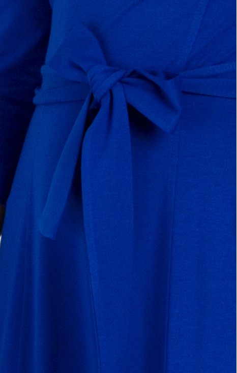 Стилна рокля от трико с колан и джобове в син цвят [1]