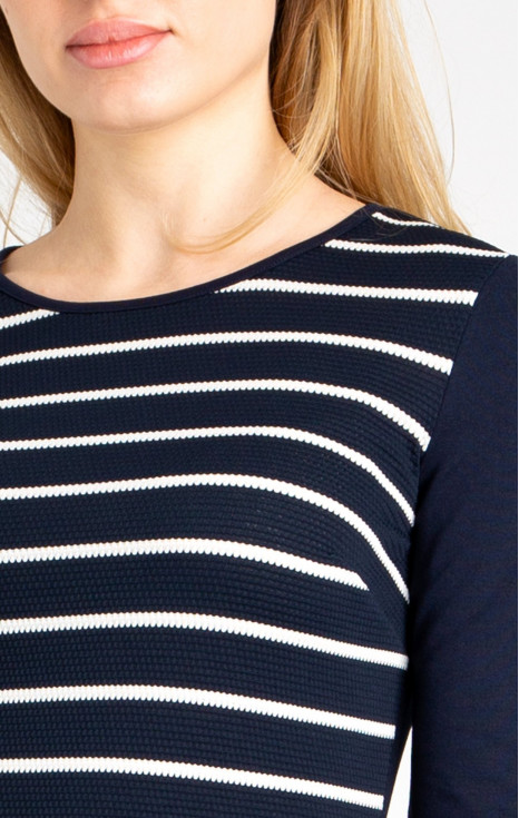 Ефектна блуза в цвят Navy Blue и райета в бяло [1]
