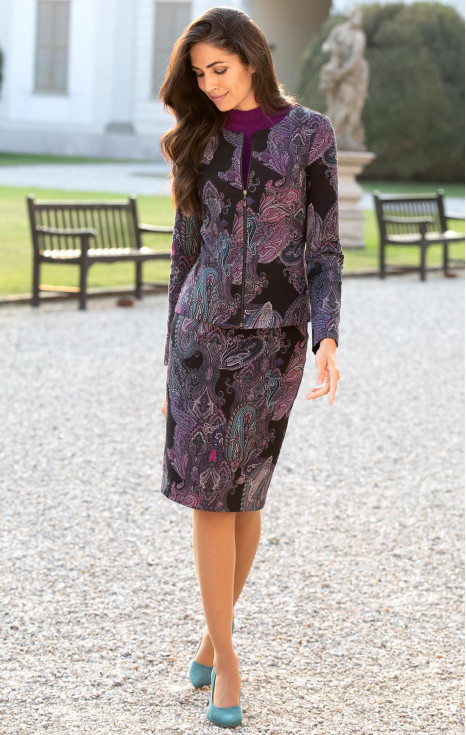 Елегантно сако от луксозна трикотажна материя в черно с кашмирени мотиви в цвят Violet