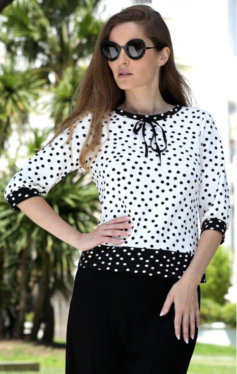 Красива блуза от качествена памучна материя в стил Polka Dots  в бяло и черно