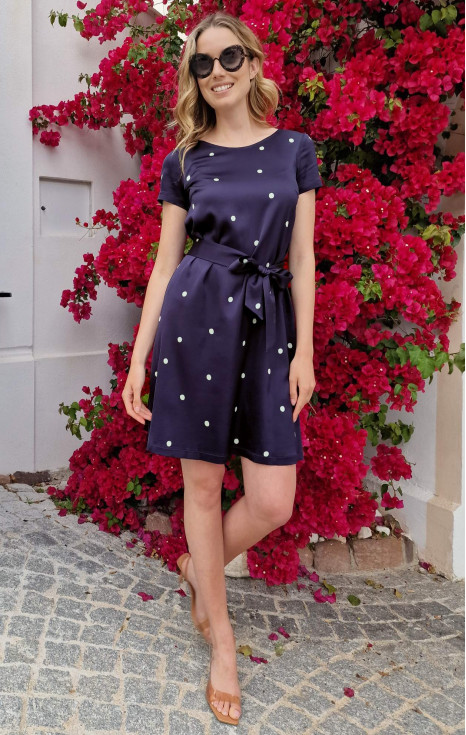 Къса рокля от луксозна сатенирана вискоза в А силует в цвят Blueberry стил Polka dots