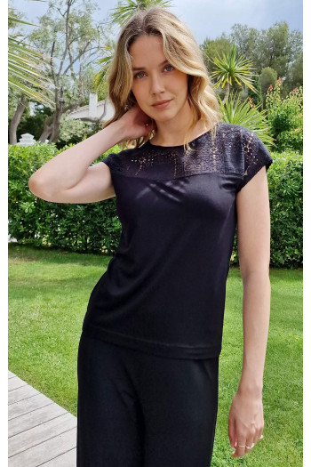 Елегантна блуза с платка от дантелa в черен цвят [1]