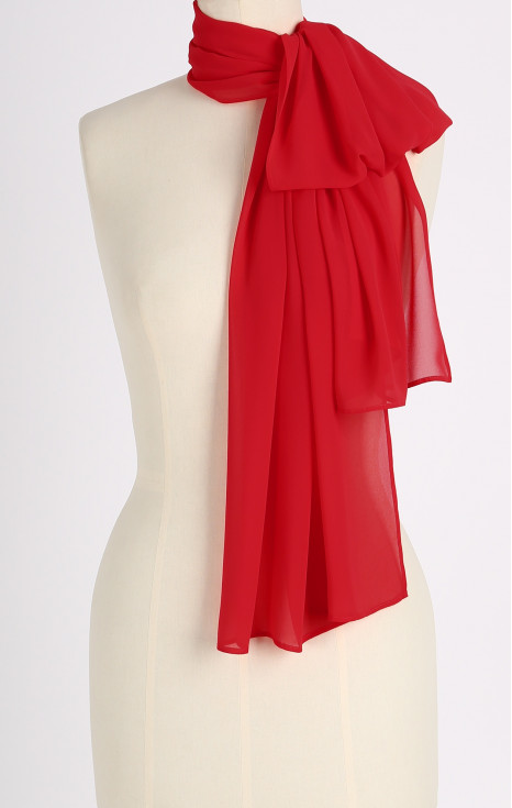 Ефирен шал в червен цвят