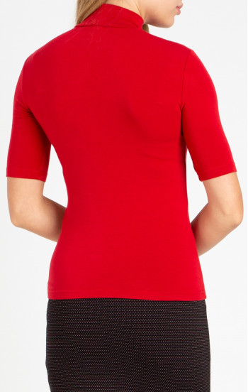 Блуза от меко трико с ниска поло яка в наситено червен цвят [1]