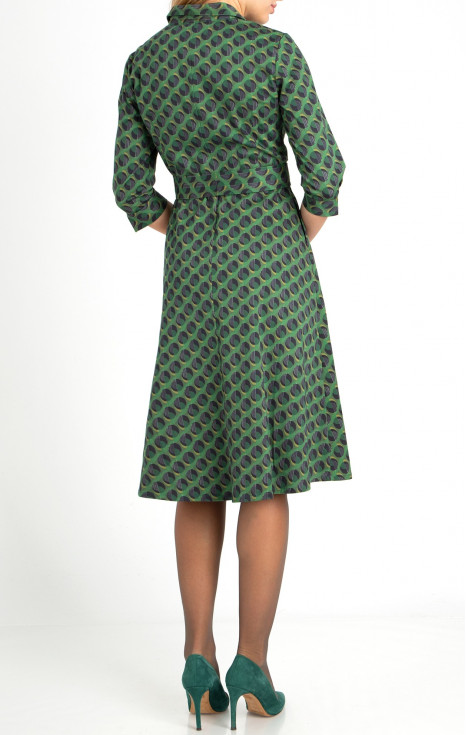 Стилна миди рокля от плътен памук с графичен принт в зелени цветове
