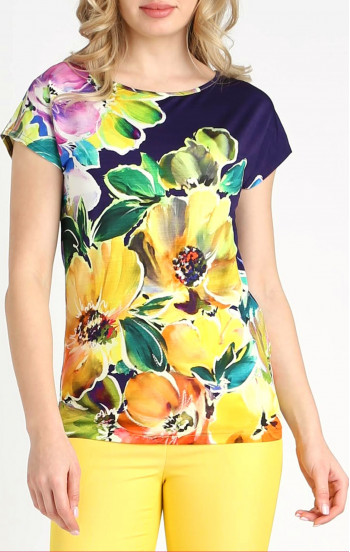 Блуза от лекo трико тип жарсе в цвят Blackberry с ярки флорални мотиви