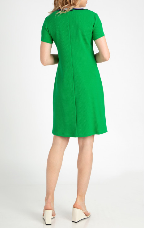 Стилна рокля от плътна трикотажна материя в зелен цвят