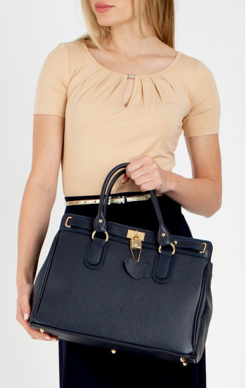 Голяма дамска чанта с изискан дизайн в тъмносин цвят