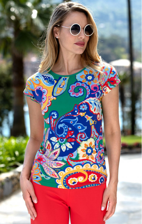 Блуза от леко трико тип жарсе със стилизирани пейсли мотиви в свежи летни цветове