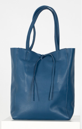 Голяма, мека чанта от естествена кожа в цвят Jeans Blue