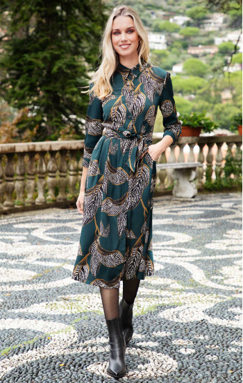Елегантна миди рокля в тъмнозелен цвят с абстрактен флорален принт [1]