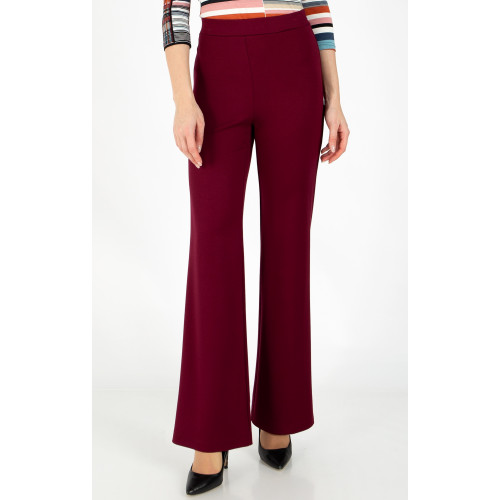 Удобен панталон от стегната трикотажна материя в цвят Red Plum