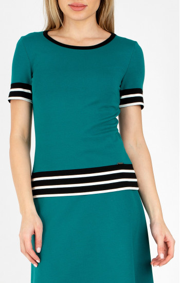 Блуза от стегната трикотажна материя в цвят Teal Green с райе в черно и бяло