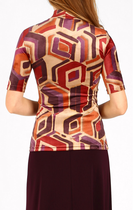 Блуза от меко кадифе с графичен десен в цвят Brick и Plum Purple на бежов фон