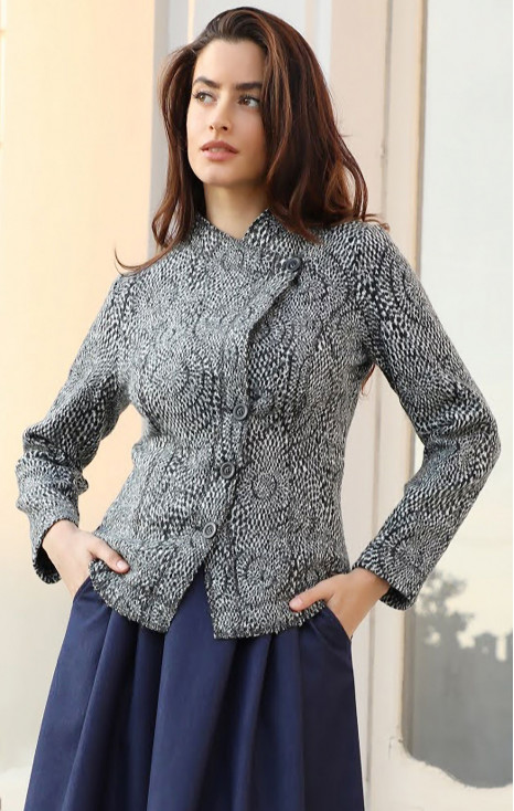 Ефектно сако от свежа вълна с асиметрично закопчаване в черно и бяло