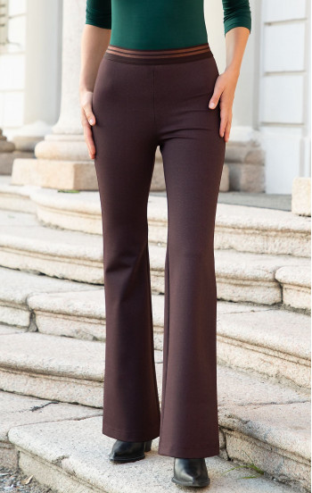 Елегантен панталон от стегната трикотажна материя в цвят Vineyard Wine с деликатни точки