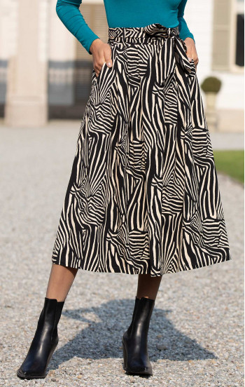 Миди пола от луксозна вискоза с графичен десен в черно и екрю