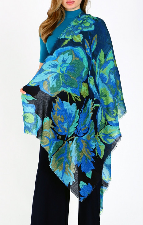 Красив шал от вълна и модал в десен Nocturnal Bloom