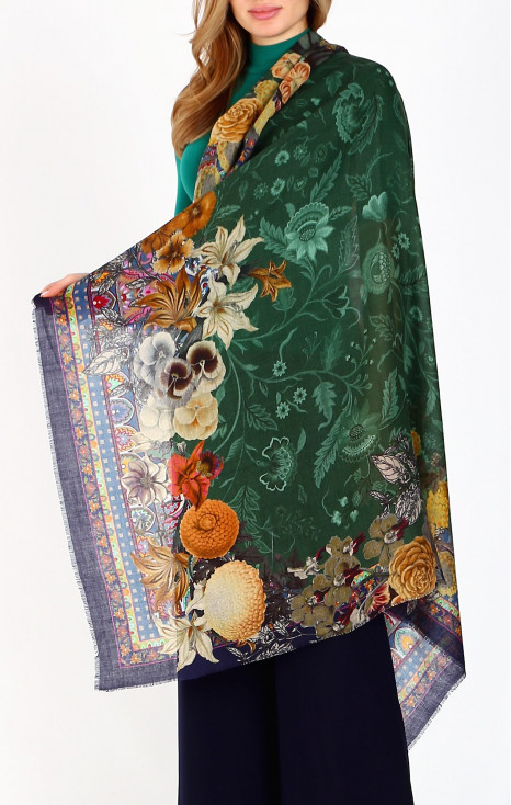 Изящен шал от вълна и модал в десен Garden Harmony