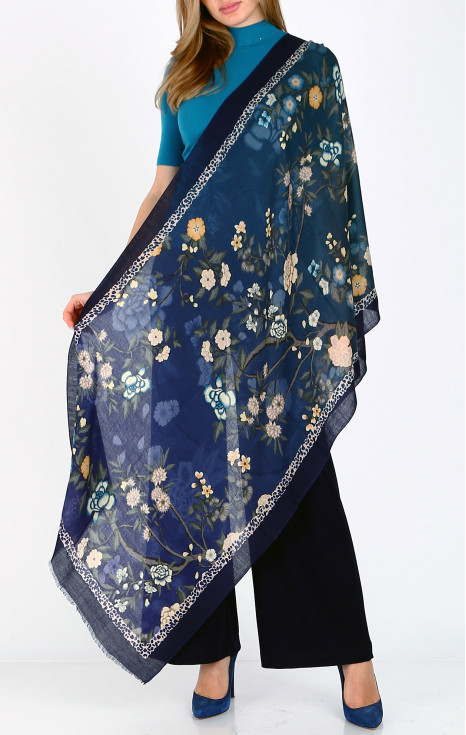 Елегантен шал от вълна и коприна в десен Mystic Blue Floral Whisper