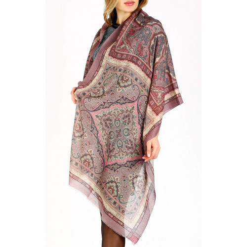 Мек топъл шал от вълна и коприна Velvet Rose Tapestry
