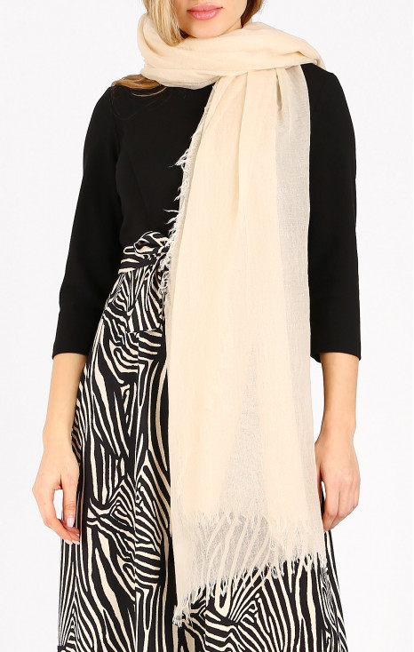 Нежен шал от вълна Cream Vanilla Dream