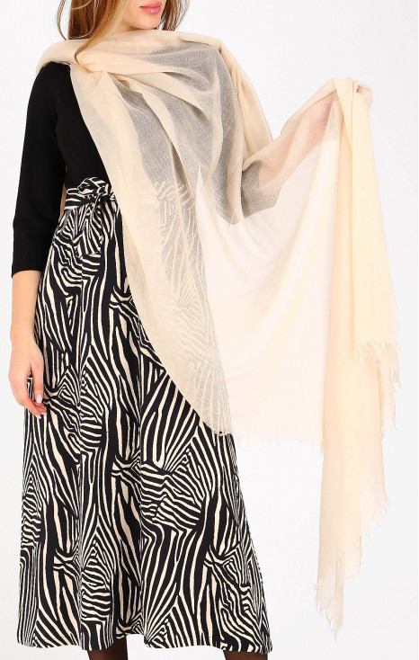 Нежен шал от вълна Cream Vanilla Dream [1]