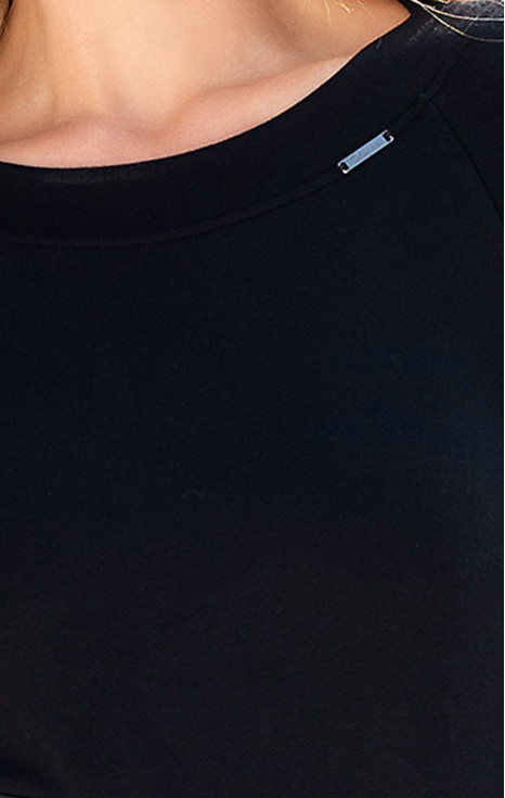 Удобна блуза от топла трикотажна материя в черно