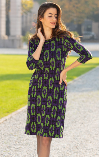 Права рокля от мек трикотаж с флорален десен в Royal Purple и Forest Green