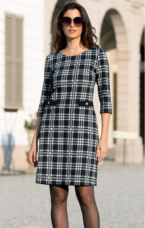 Елегантна права рокля в класическо черно-бяло каре [1]
