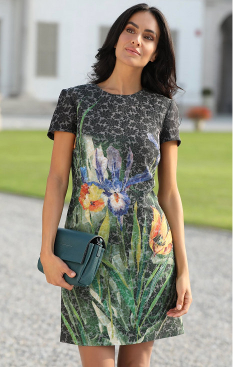 Елегантна рокля от луксозен  жакард с красив  флорален принт