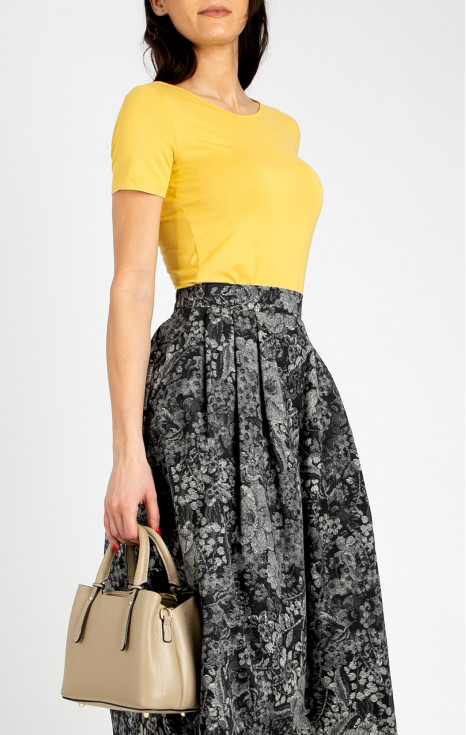 Малка кожена чанта с три отделения в цвят Beige