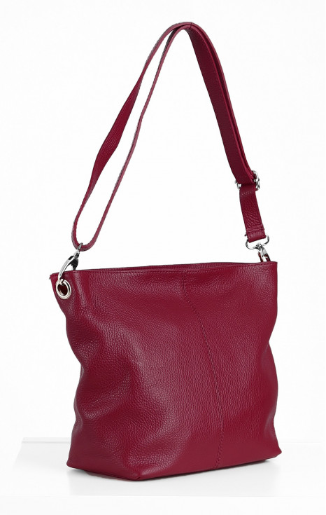 Изчистена дамска чанта от мека естествена кожа в цвят Wine Red